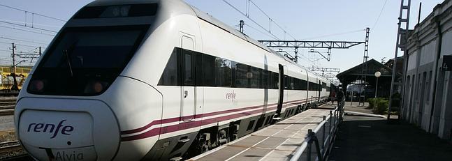 Renfe Baja El Billete De Preferente Y Suprime La Bandeja De Comida Para Los Pasajeros