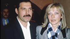 Mercury junto a Mary Austin