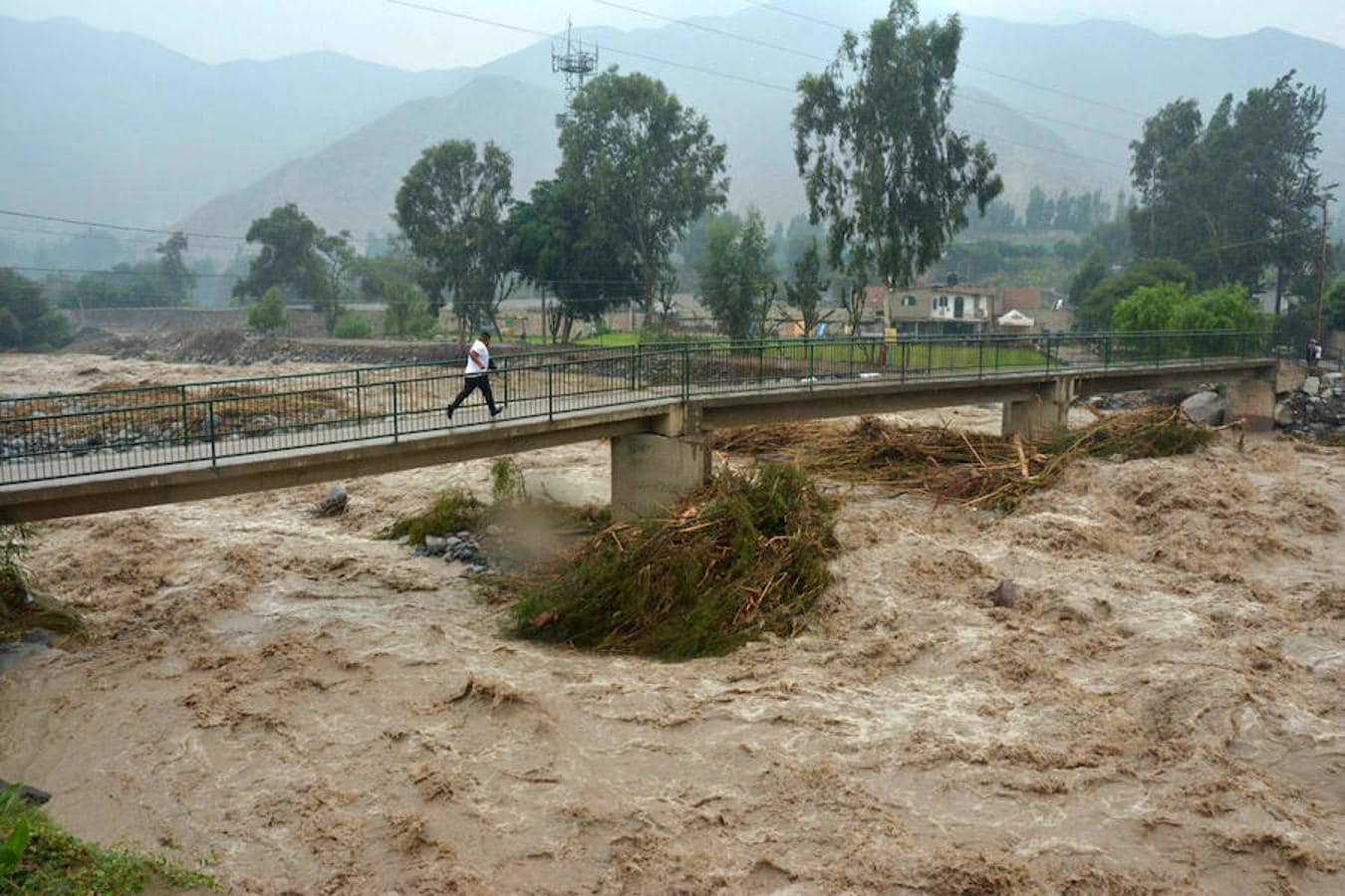 Al menos 67 muertos por inundaciones y lluvias en Perú