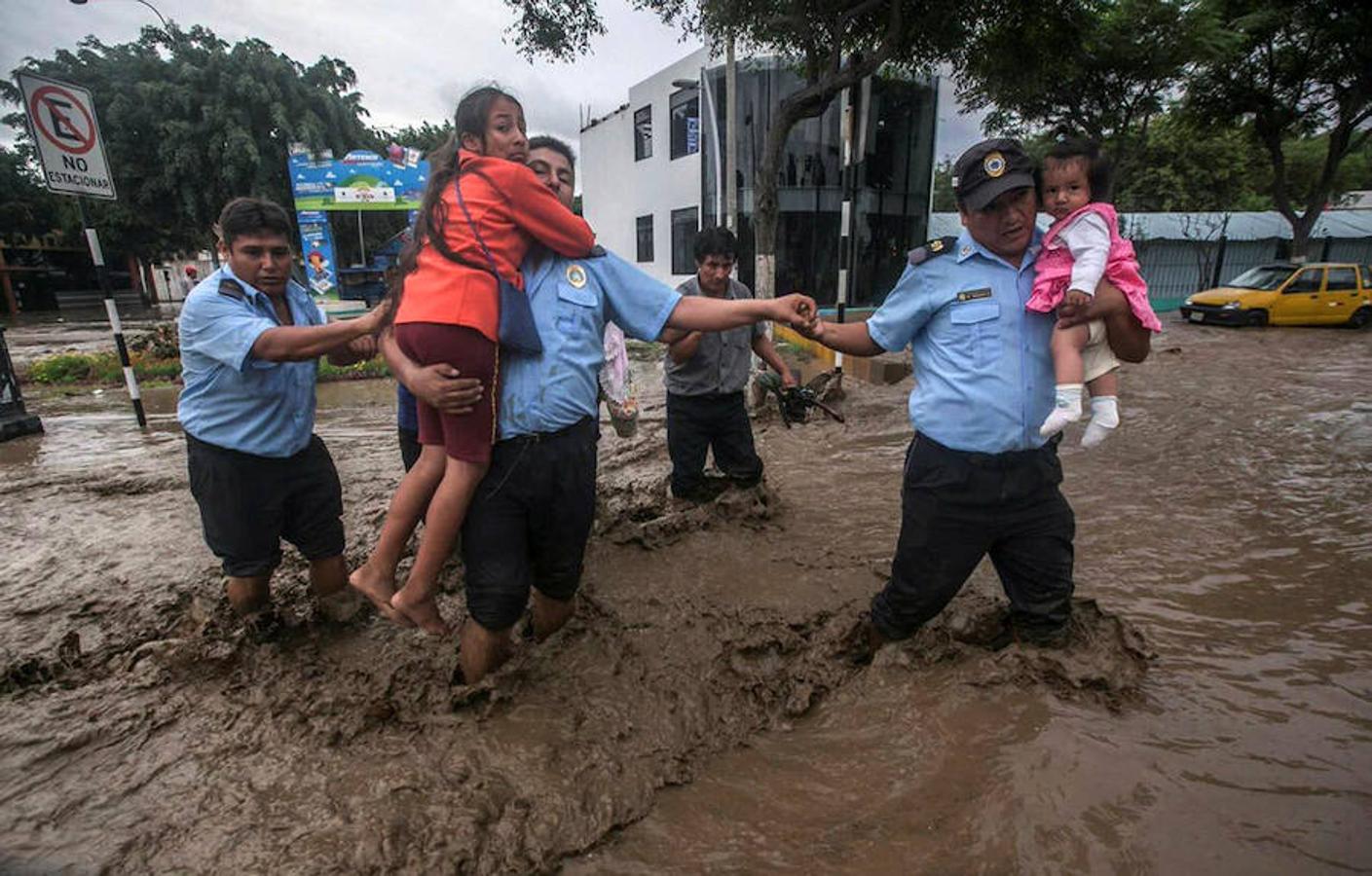 Al Menos 67 Muertos Por Inundaciones Y Lluvias En Perú