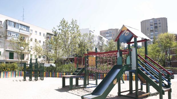 El parque contará con columpios adaptados y una casa de juegos con ramplas