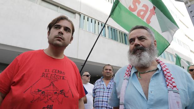 Oscar Reina, portavoz nacional del SAT, y Juan Manuel Sanchez Gordillo, alcalde de Marinaleda