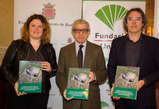 Teresa Valdenebro, Braulio Medel y Enrique Navarro