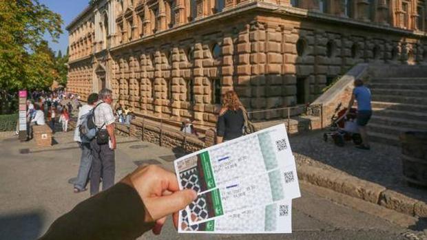 Las entradas de la Alhambra han puesto en pie de guerra al sector turístico.