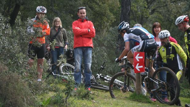 Imagen de un corredor en la Andalucía Bike Race