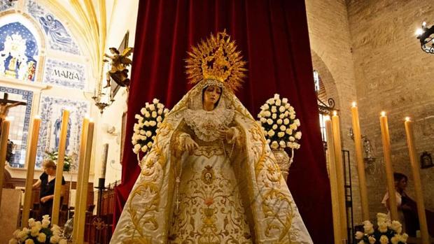 La Reina de los Apóstoles en el santuario de Nuestra Señora de la Fuensanta de Córdoba