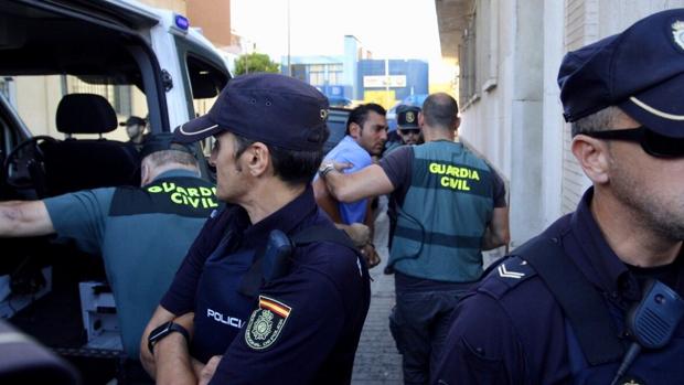 El detenido a su llegada a los juzgados de Huelva