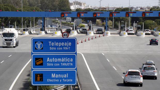 Control del peaje de la autopista Sevilla-Cádiz a la altura de Las Cabezas de San Juan