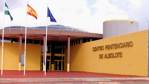 Un interno habría acoplado dos colchones en la puerta de la celda para impedir el acceso de los funcionarios