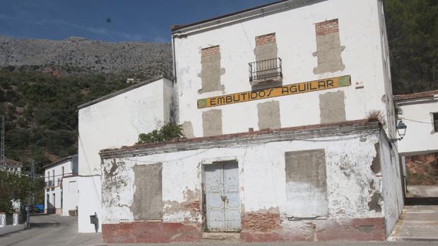 Antigua fábrica de embutidos abandonada en Benaoján (Málaga)