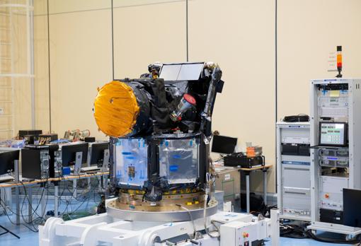 El satélite Cheops en las instalaciones de Airbus España, en Madrid