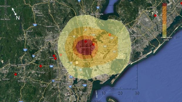 Simulación del área de impacto de un asteroide en Manhattan, Nueva York, en abril de 2027. La zona en rojo implica una devastación completa. En la naranja, la mayoría de los edificios colapsan. En la amarilla oscura, explotan los cristales y hay daños estructurales ampliamente extendidos. En la amarilla clara, los daños son menores