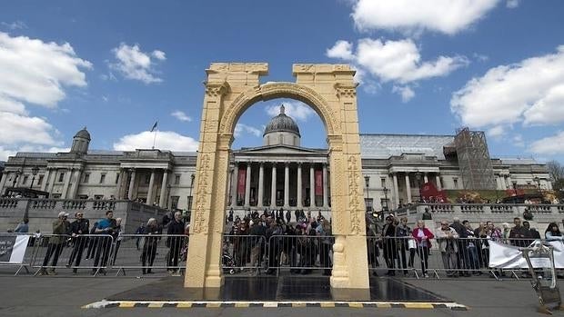 Réplica del Arco de Triunfo de la localidad siria de Palmira colocada en la plaza londinense de Trafalgar,