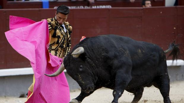 Diego Urdiales, de goyesco en Madrid