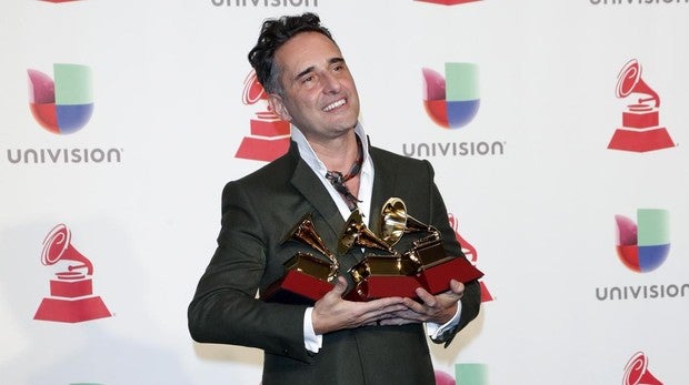 Jorge Drexler con todos sus premios Latin Grammy