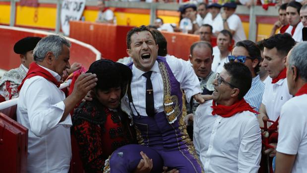 Rafaelillo, con el gesto roto por el dolor