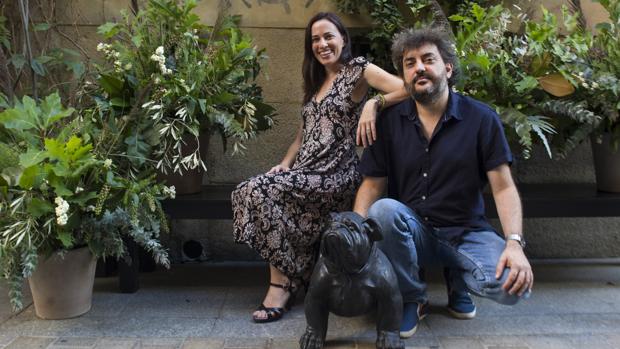 Constanza Lechner y Antonio Serrano posan para ABC