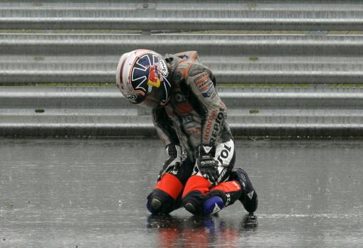 Pedrosa, tras una caída