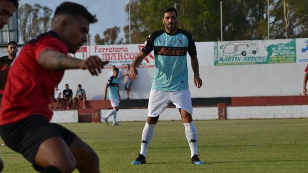Dani Güiza, en un partido de pretemporada con el Atlético Sanluqueño, su actual club