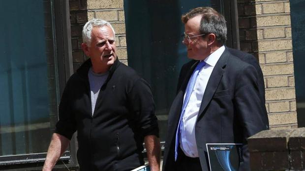 El exbanquero Peter Johnson llegando al Tribunal