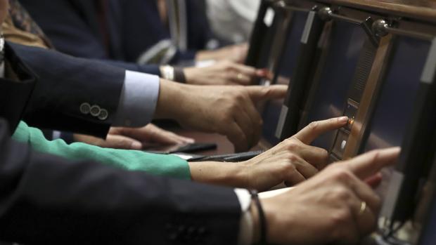 El contrato es para gestionar los viajes nacionales e internacionales de sus señorías