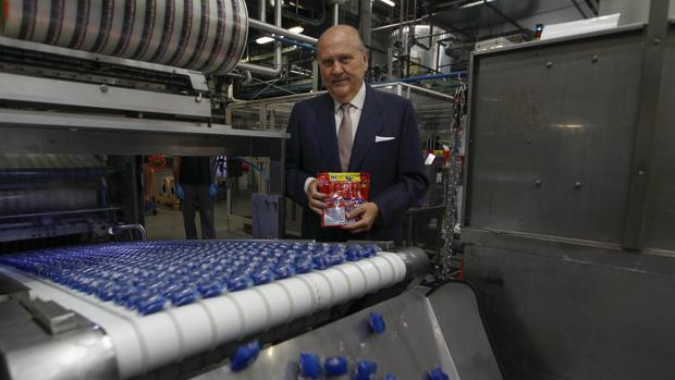 José Moya, presidente de Persán, en la fábrica de Sevilla