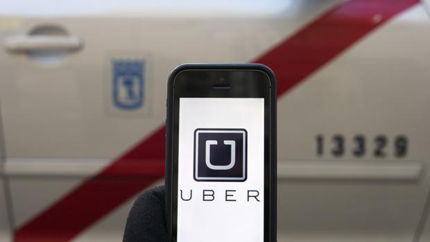 Uber es una de estas plataformas de alquiles con conductor