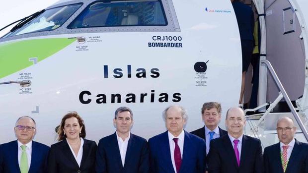 Acto de bautizo del nuevo aparato que opera Binter Canarias