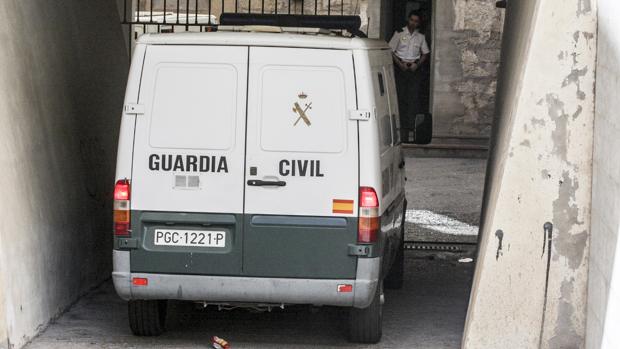 Fotografía de archivo de un furgón de la Guardia Civil