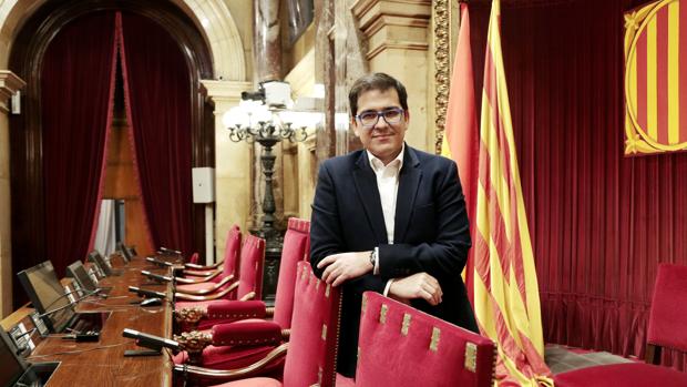 José María Espejo (Ciudadanos), delante de la silla de vicepresidente segundo de la mesa del Parlament, cargo que ocupó en la última legislatura