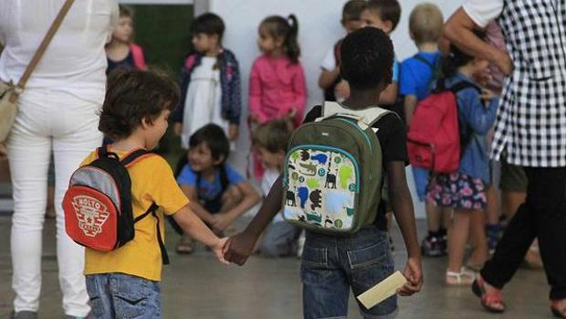 Nilños en una escuela de Cataluña