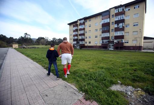 Bloque de viviendas en Torneiros, junto al «Parque del Lindano»