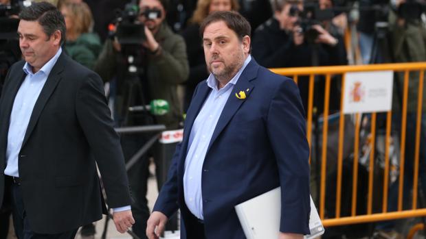 Junqueras es el político más valorado según el sondeo catalñan