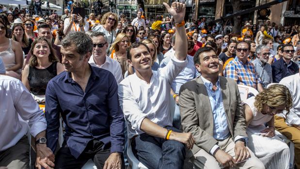Toni Cantó, Albert Rivera y Fernando Giner, durante un mitin en Valencia en una imagen de archivo