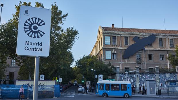 Señal de Madrid Central en Embajadores