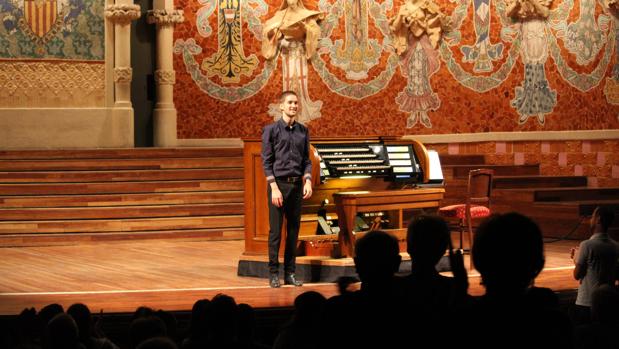 Joan Seguí, tras interpretar su pieza en el Palau