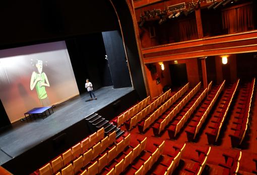 Interior del teatro, durante el ensayo de una obra