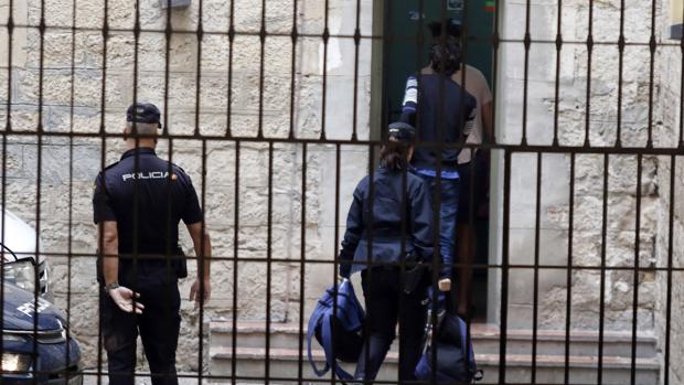 Imagen de archivo de unos detenidos en dependencias judiciales