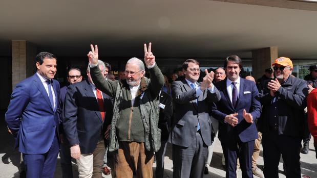 Santiago Iturmendi, presidente de la Federación de Caza de Castilla y León, celebra el paso dado en las Cortes para la nueva ley