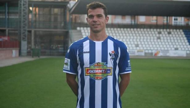 Espinar fue el protagonista del choque, al marcar el 0-1 y después ser expulsado por un codazo