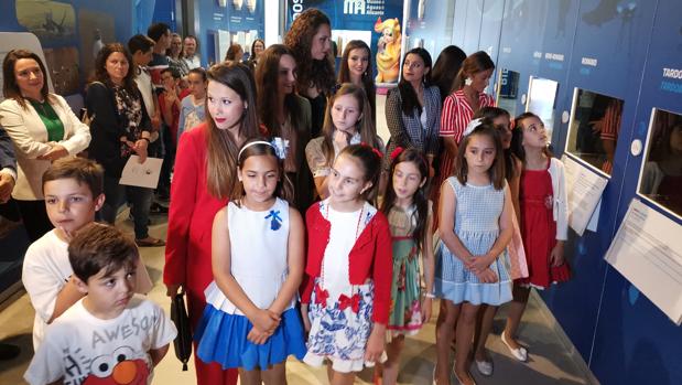 Un momento de la visita de les Belleses del Foc al Museo de Aguas de Alicante