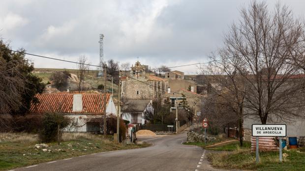 Entrada de Villanueva de Argecilla, uno de los pequeños pueblos de Guadalajara