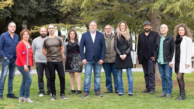 Gabriel Tomás con el resto de la candidatura de Esquerra Unida en Muro de Alcoy