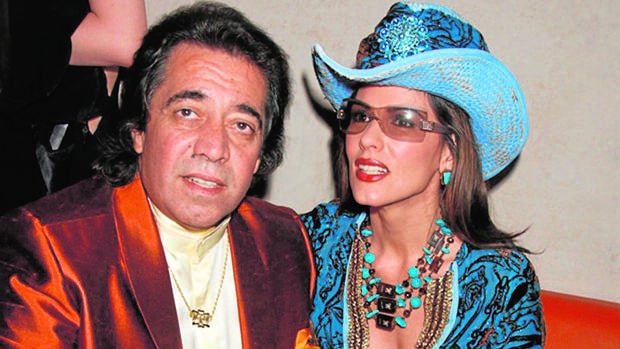 El magnate se encandiló con una presentadora de televisión libanesa, de 25 años