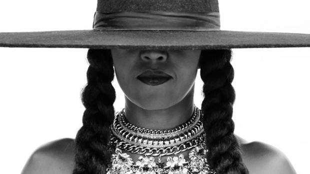 Michelle Obama imitando a Beyoncé en su último single, «Formation»