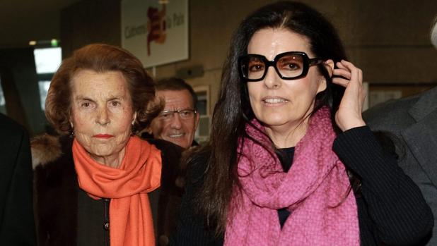 Françoise Bettencourt junto a Liliane Bettencourt