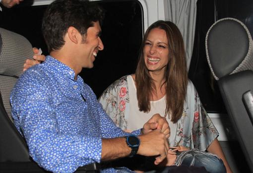 Cayetano Rivera junto a Eva González