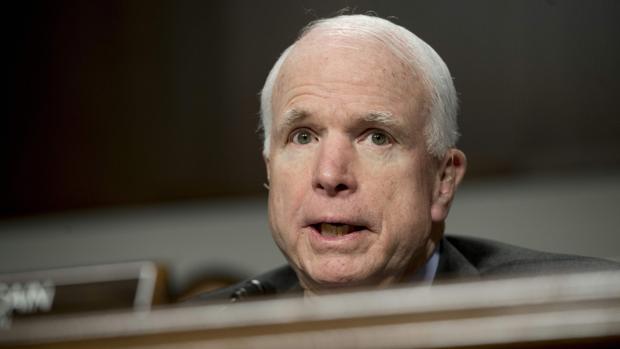El senador estadounidense John McCain