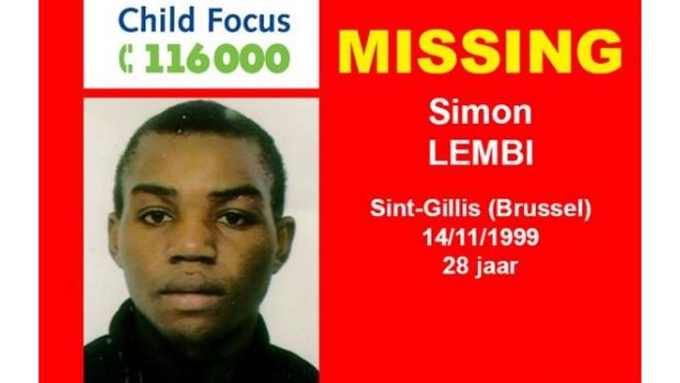 Cartel de búsqueda de Simon Lembi difundido por las redes sociales en 2013