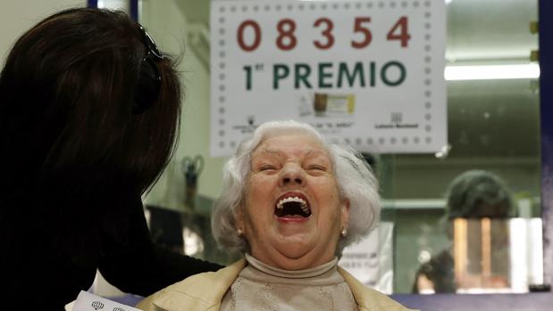 La dueña de la administración número 3 de Torrent (Valencia) donde fue vendido íntegramente el primer premio de la Lotería del Niño del año pasado